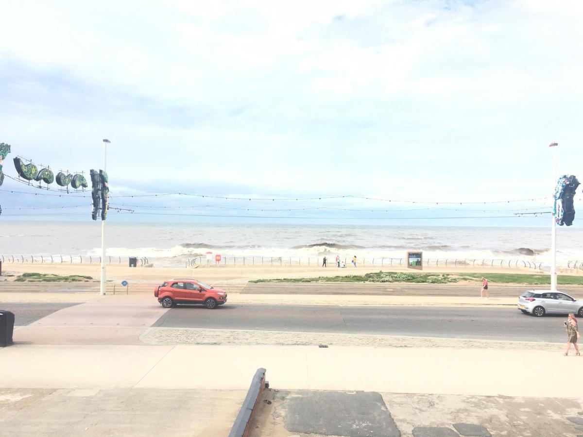 Sunny Days Hotel Blackpool Bagian luar foto