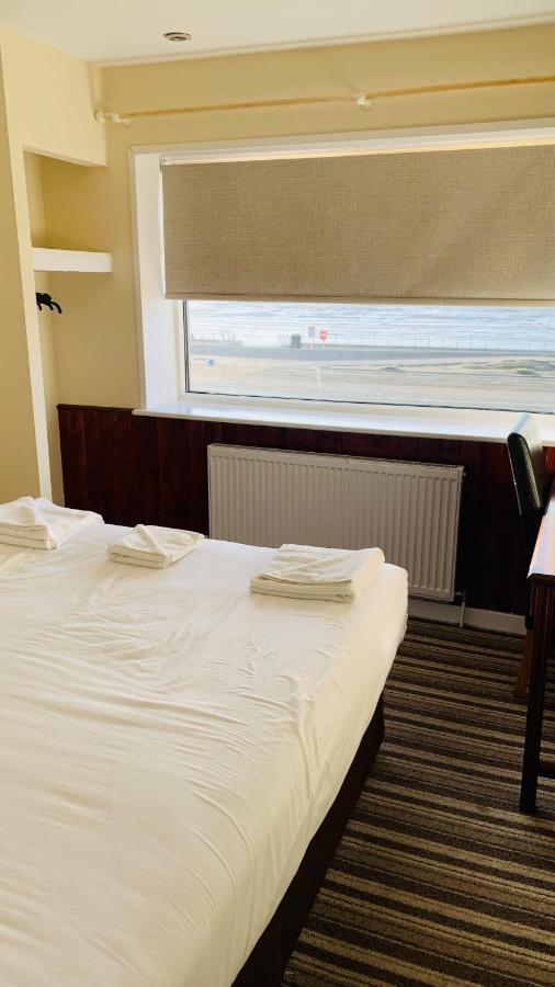 Sunny Days Hotel Blackpool Bagian luar foto