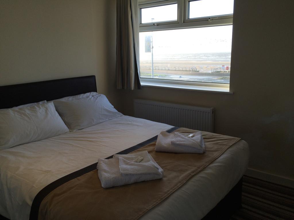 Sunny Days Hotel Blackpool Bagian luar foto